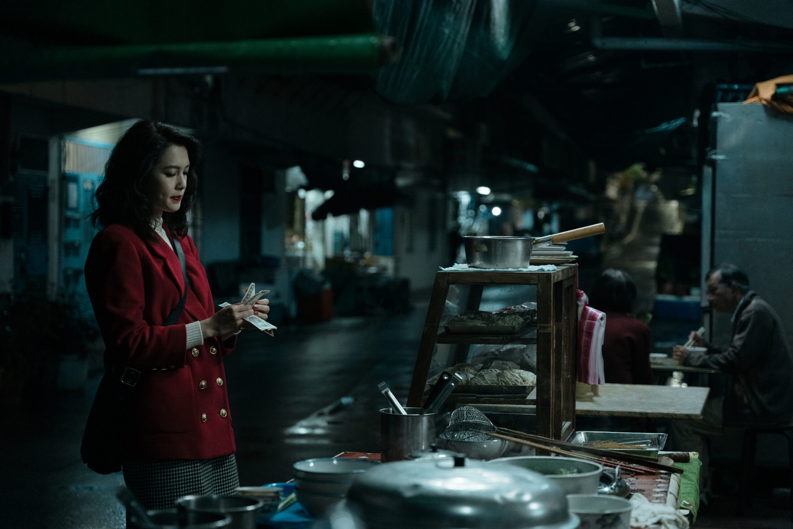 Old Fox Recensione FEFF26 3 old fox ragazza conta soldi presi da affitti persone far east film festival 26 feff26